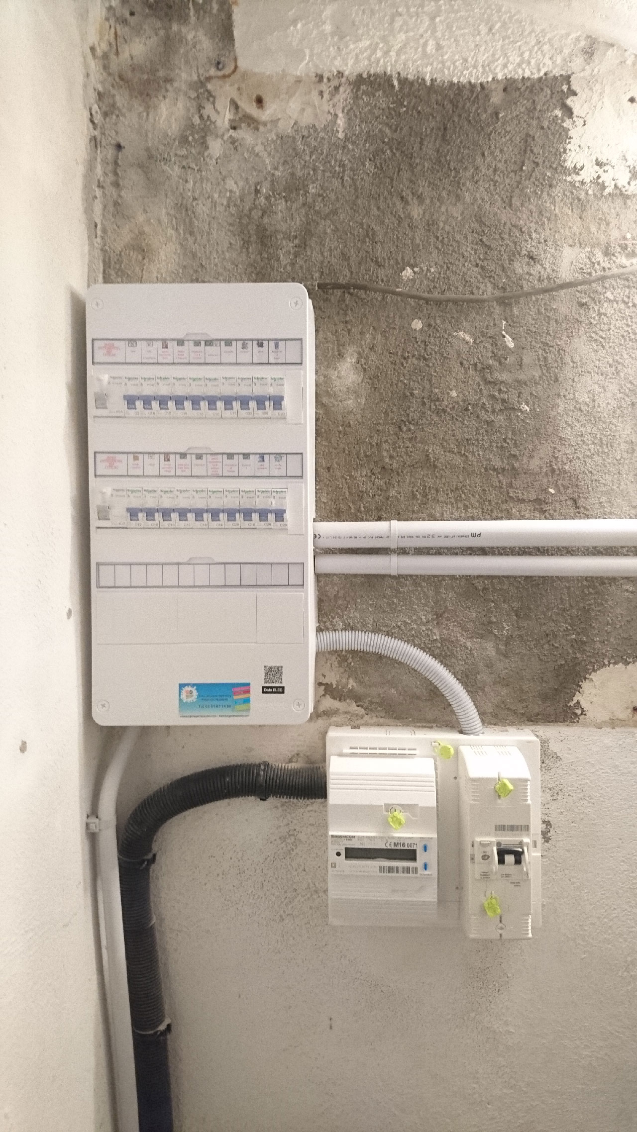 Pose et installation d'un nouveau tableau électrique par Bregeon Maudet, électricien aux Herbiers
